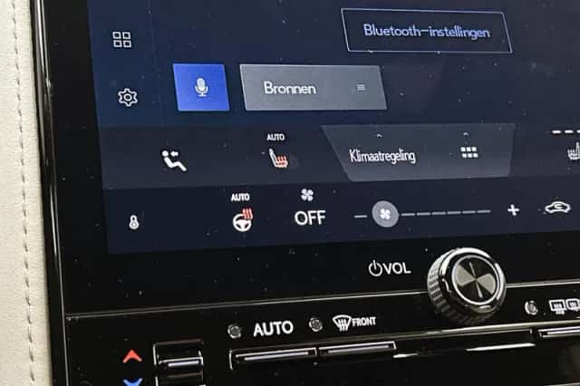 Lexus LBX (2024) thumbnail 19