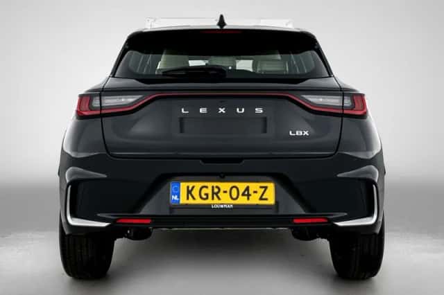 Lexus LBX (2024) thumbnail 21