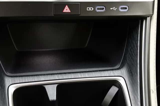 Lexus LBX (2024) thumbnail 24
