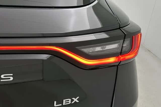 Lexus LBX (2024) thumbnail 31