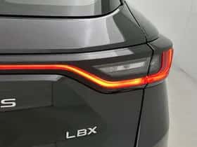Lexus LBX (2024) thumbnail 31