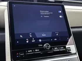 Lexus LBX (2024) thumbnail 10