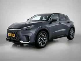 Lexus LBX (2025) thumbnail 1