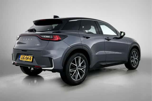 Lexus LBX (2025) thumbnail 2