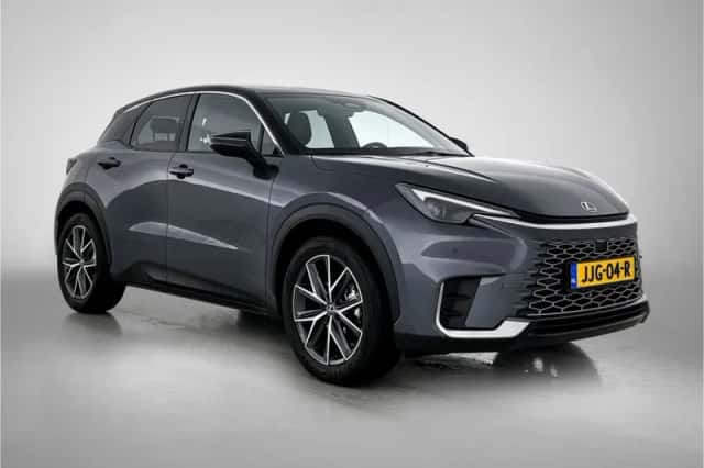 Lexus LBX (2025) thumbnail 12