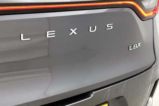 Lexus LBX (2025) thumbnail 19