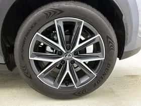 Lexus LBX (2025) thumbnail 23