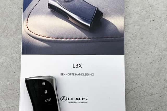 Lexus LBX (2025) thumbnail 33
