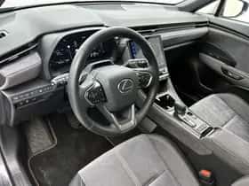 Lexus LBX (2025) thumbnail 36
