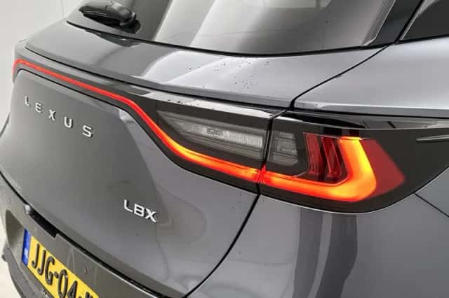 Lexus LBX (2025) thumbnail 42