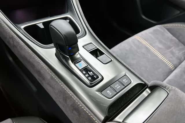 Lexus LBX (2025) thumbnail 10