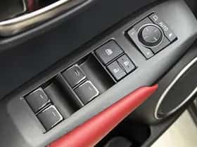 Lexus NX (2018) thumbnail 23