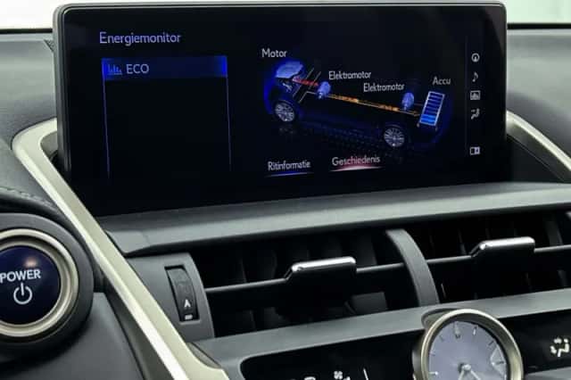 Lexus NX (2021) thumbnail 11