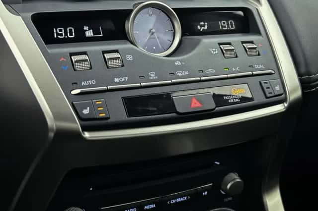 Lexus NX (2021) thumbnail 12