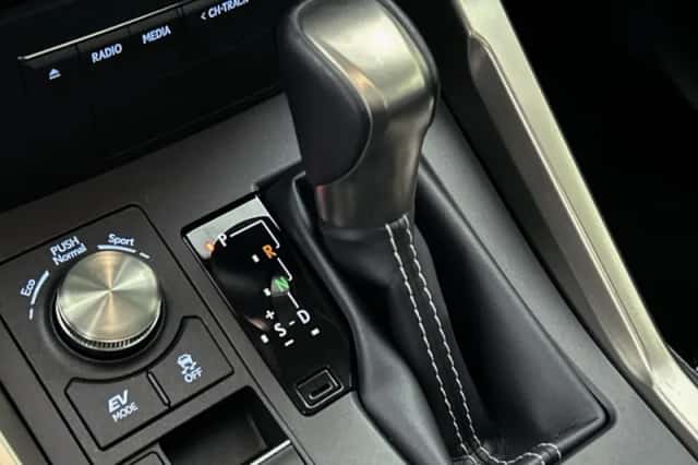 Lexus NX (2021) thumbnail 13