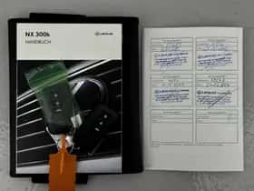 Lexus NX (2021) thumbnail 14