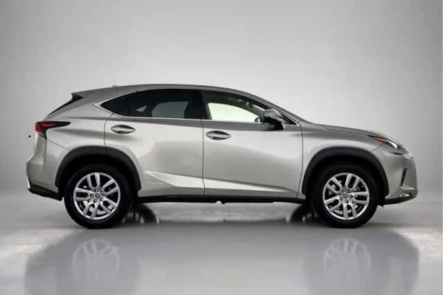 Lexus NX (2021) thumbnail 16