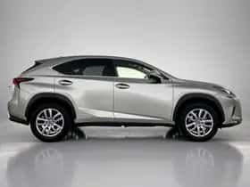 Lexus NX (2021) thumbnail 16