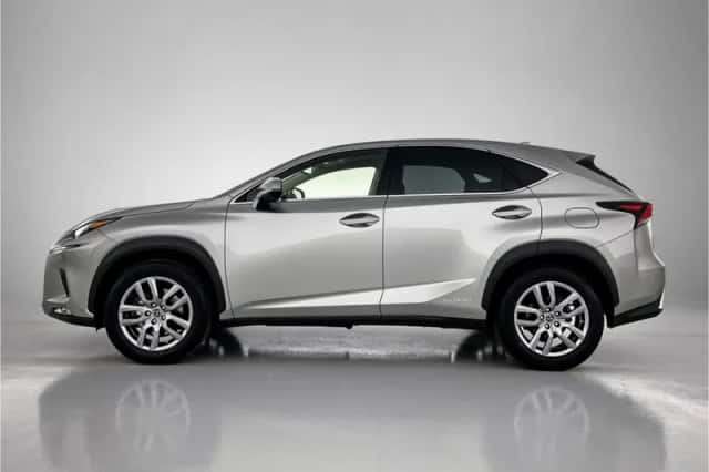Lexus NX (2021) thumbnail 3