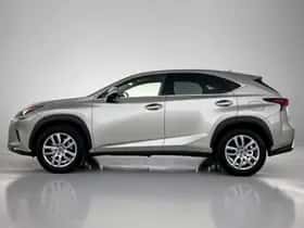 Lexus NX (2021) thumbnail 3