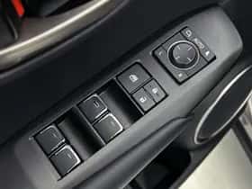 Lexus NX (2021) thumbnail 33