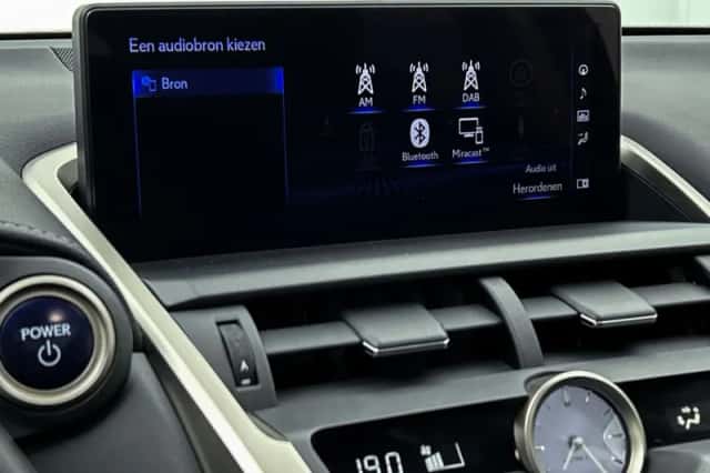 Lexus NX (2021) thumbnail 41