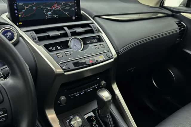 Lexus NX (2021) thumbnail 7
