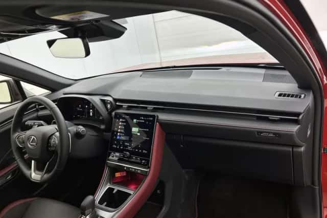 Lexus LBX (2026) thumbnail 6