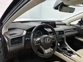 Lexus RX (2018) thumbnail 36