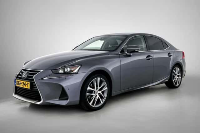 Lexus IS (2019)