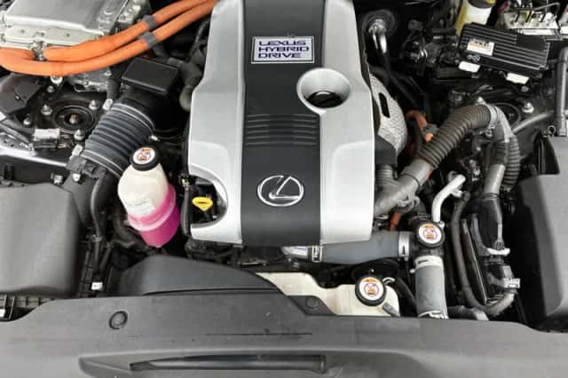 Lexus IS (2019) thumbnail 27