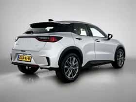 Lexus LBX (2024) thumbnail 2