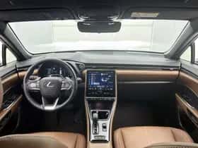 Lexus LBX (2024) thumbnail 4