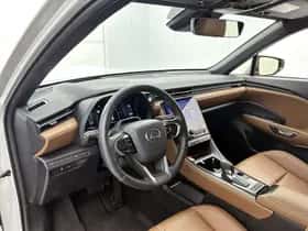 Lexus LBX (2024) thumbnail 35