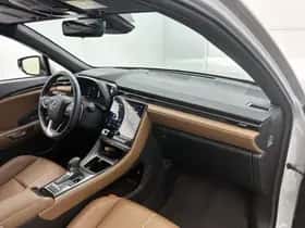 Lexus LBX (2024) thumbnail 6