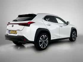 Lexus UX (2020) thumbnail 2