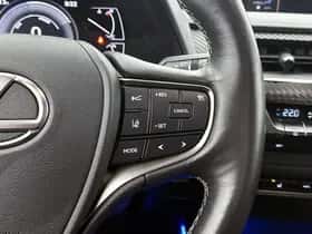 Lexus UX (2020) thumbnail 14