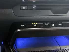Lexus UX (2020) thumbnail 18