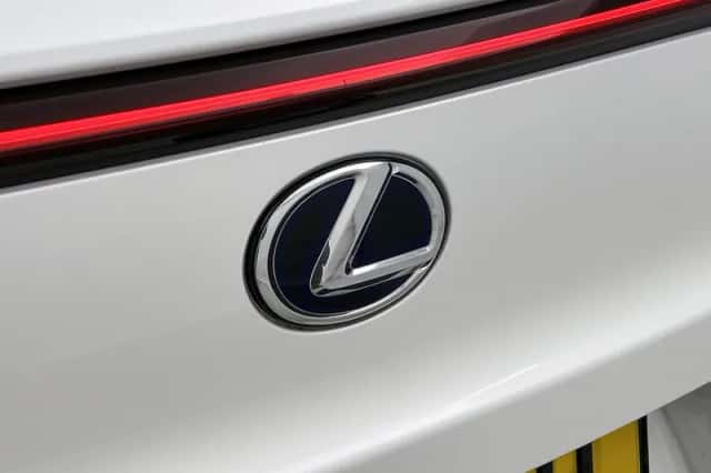 Lexus UX (2020) thumbnail 19