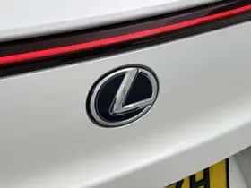 Lexus UX (2020) thumbnail 19