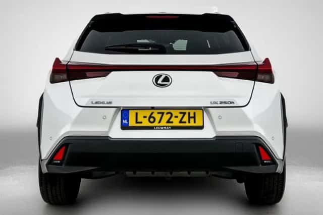 Lexus UX (2020) thumbnail 21