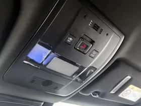 Lexus UX (2020) thumbnail 25