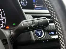 Lexus UX (2020) thumbnail 26