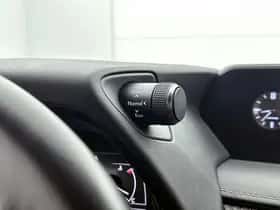 Lexus UX (2020) thumbnail 28