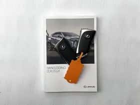 Lexus UX (2020) thumbnail 32