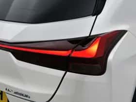 Lexus UX (2020) thumbnail 39