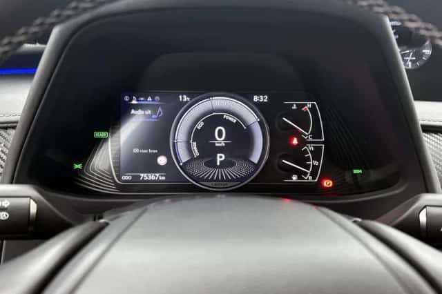 Lexus UX (2020) thumbnail 5