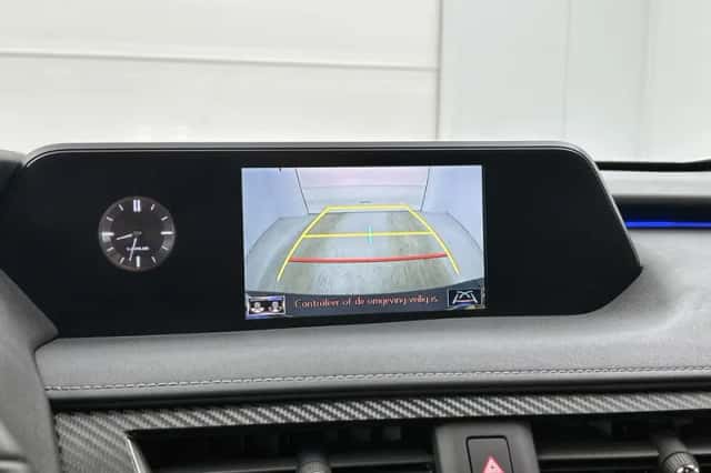Lexus UX (2020) thumbnail 8