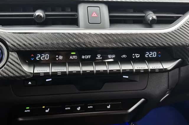 Lexus UX (2020) thumbnail 9