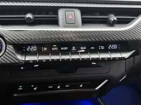 Lexus UX (2020) thumbnail 9